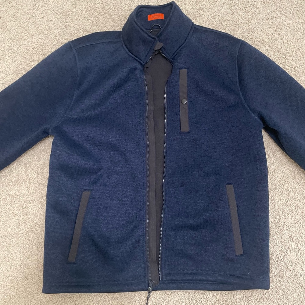 Men’s wind proof/water resistant coat- with pockets